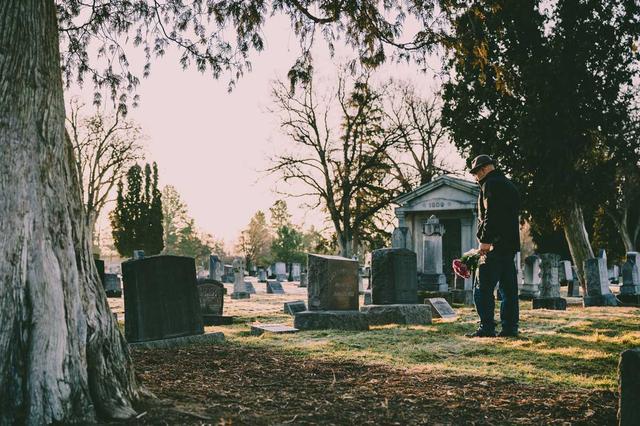 The Warning Signs of Funeral Home Negligence