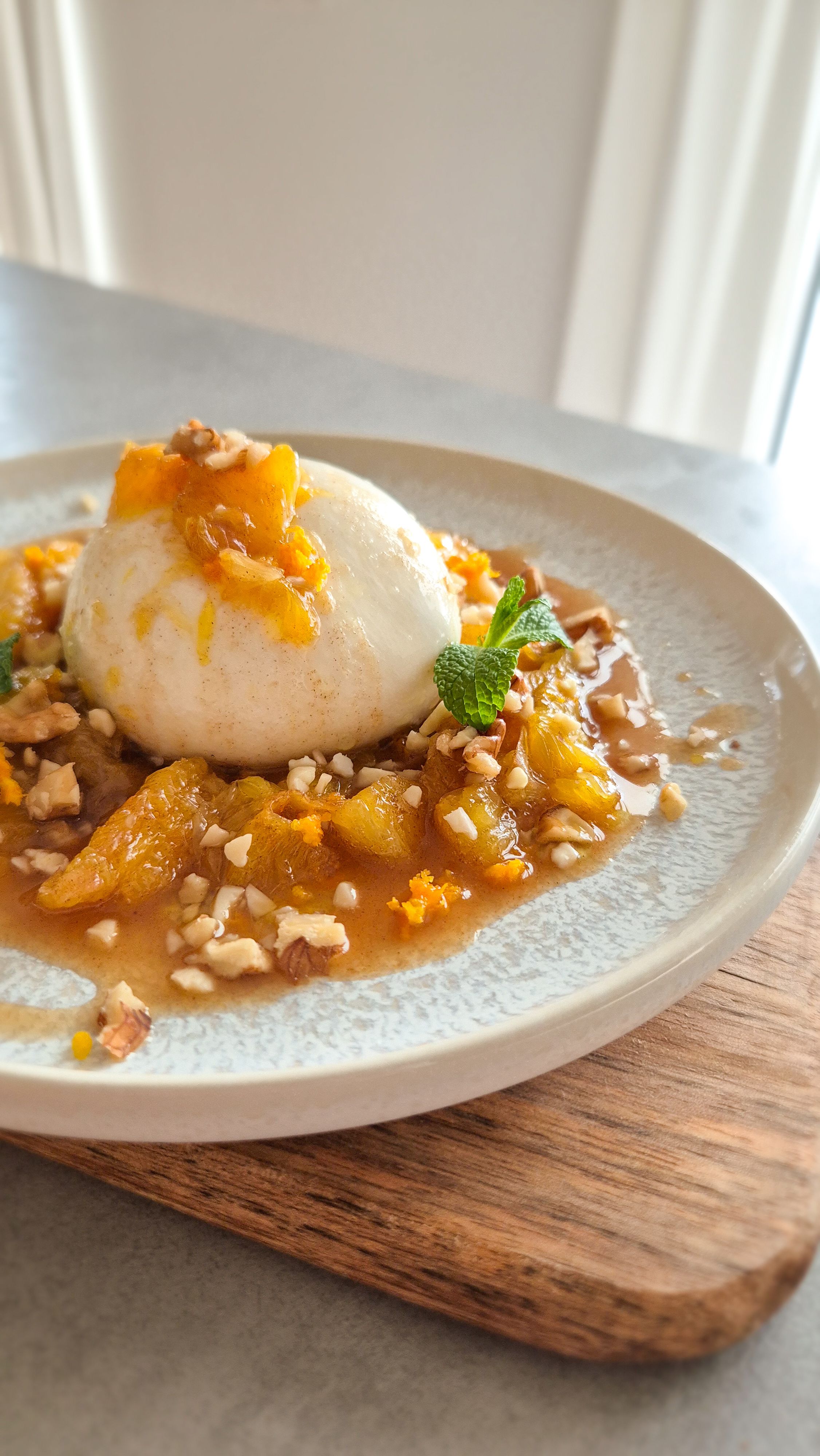 Burrata mit Orangen-Confit und Gewürznüssen