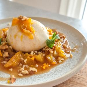 Burrata mit Orangen-Confit und Gewürznüssen