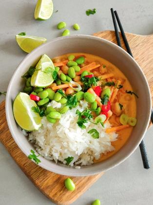 Rotes Thai Curry mit Hähnchen: Cremig, würzig & besser als beim Takeaway