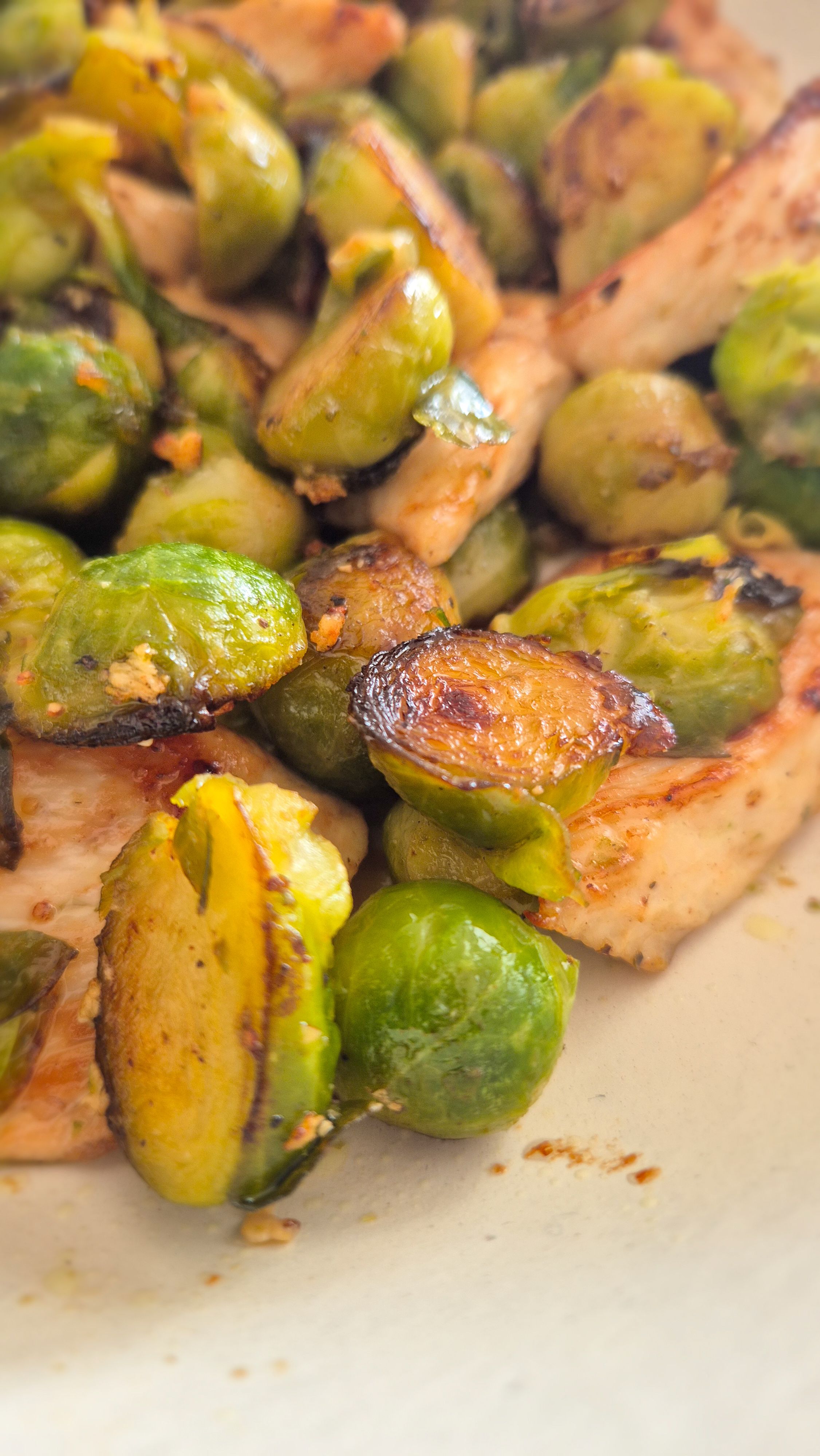 Rosenkohl-Hähnchenpfanne mit Knoblauchbutter - Bild 4