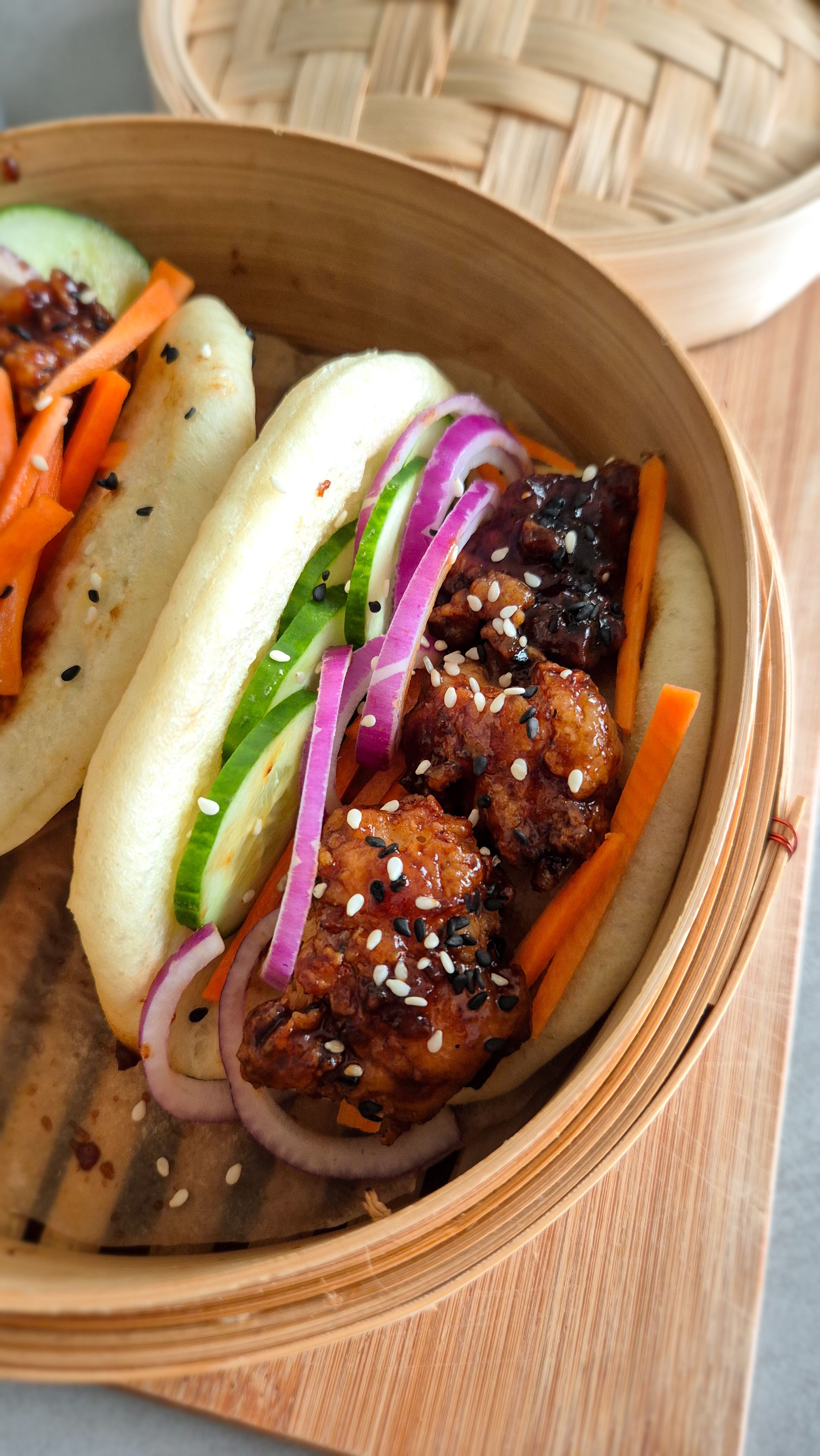 Fluffige Bao Buns mit knusprigem koreanischem Hähnchen – Streetfood Fusion zum Verlieben - Bild 3