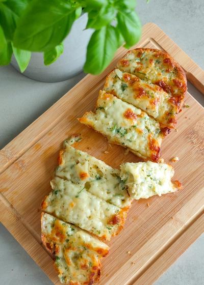 Knoblauch-Mozzarella-Baguette - Hauptbild