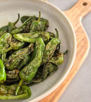 Pimientos de Padrón – Der knisternde Tapas-Klassiker