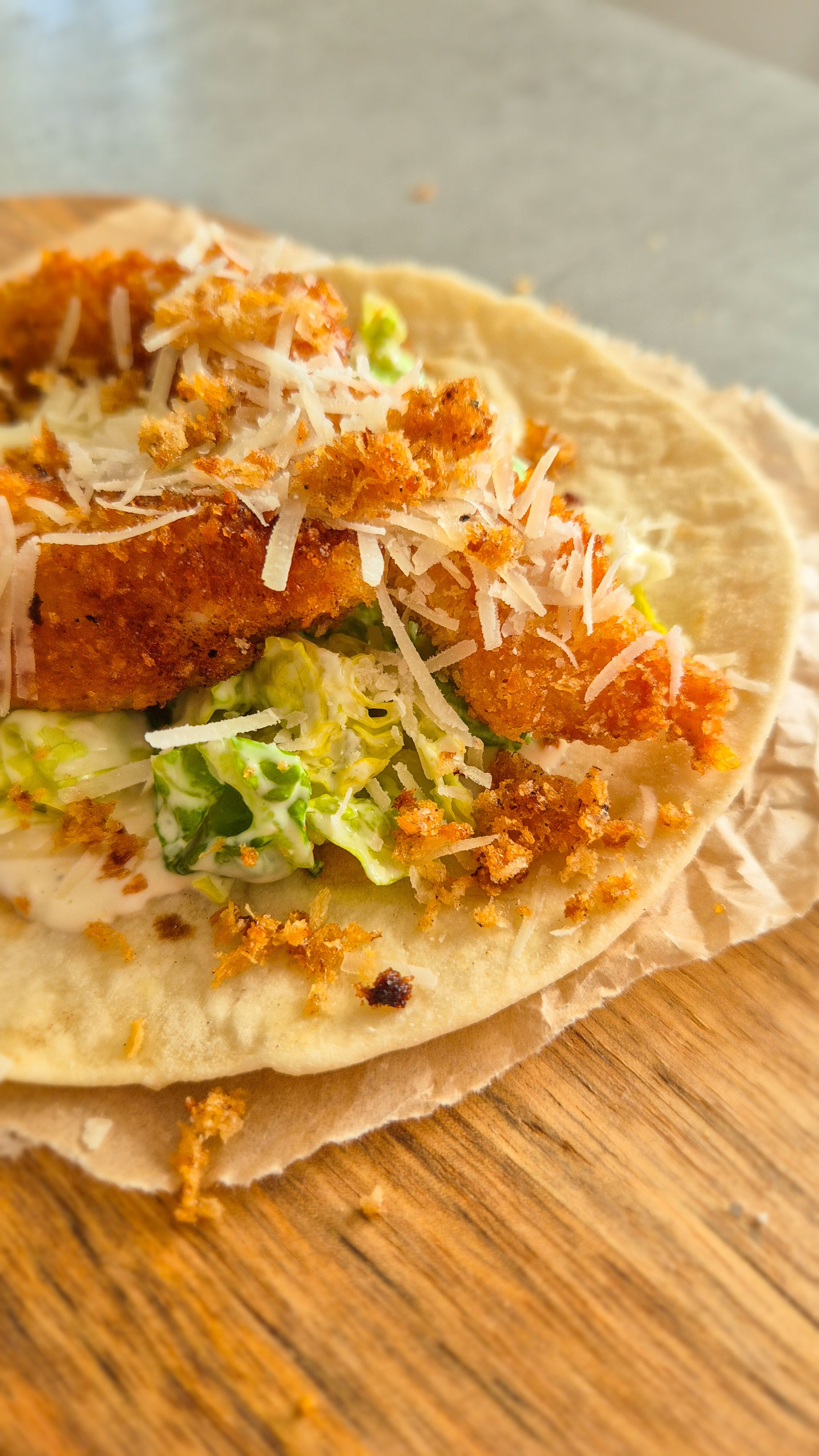 Crispy Caesar Chicken Tacos - knusprige Tacos mit Caesar Salad