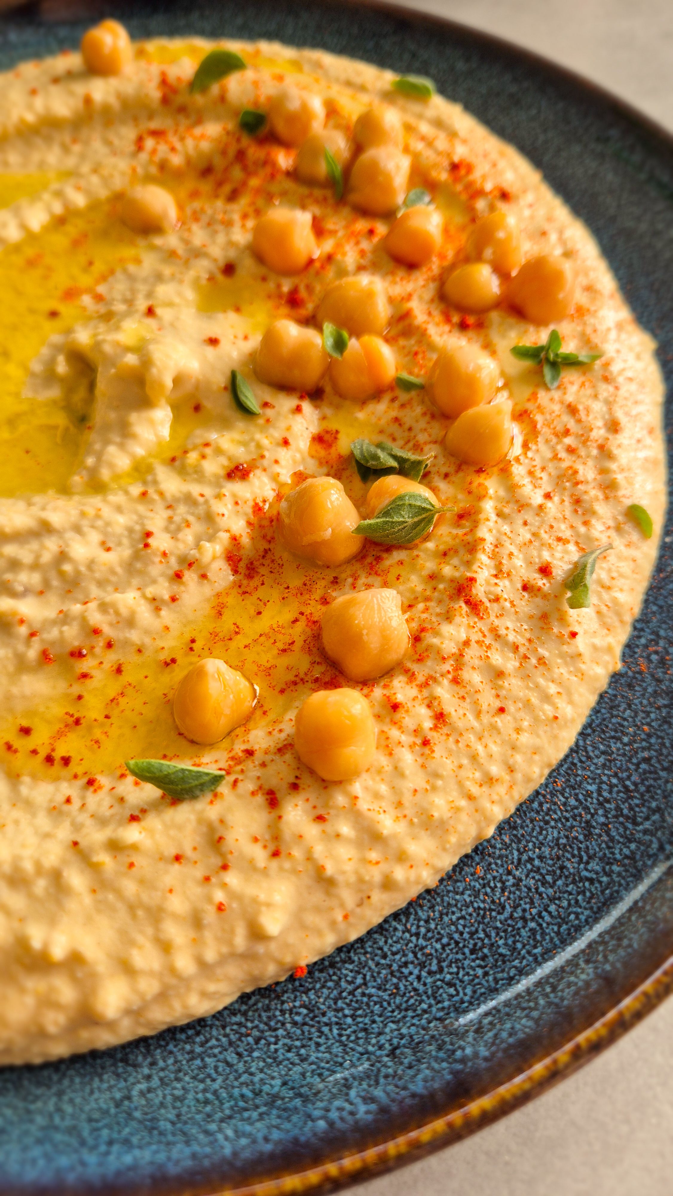 Hummus mit geröstetem Knoblauch - Thumbnail 2