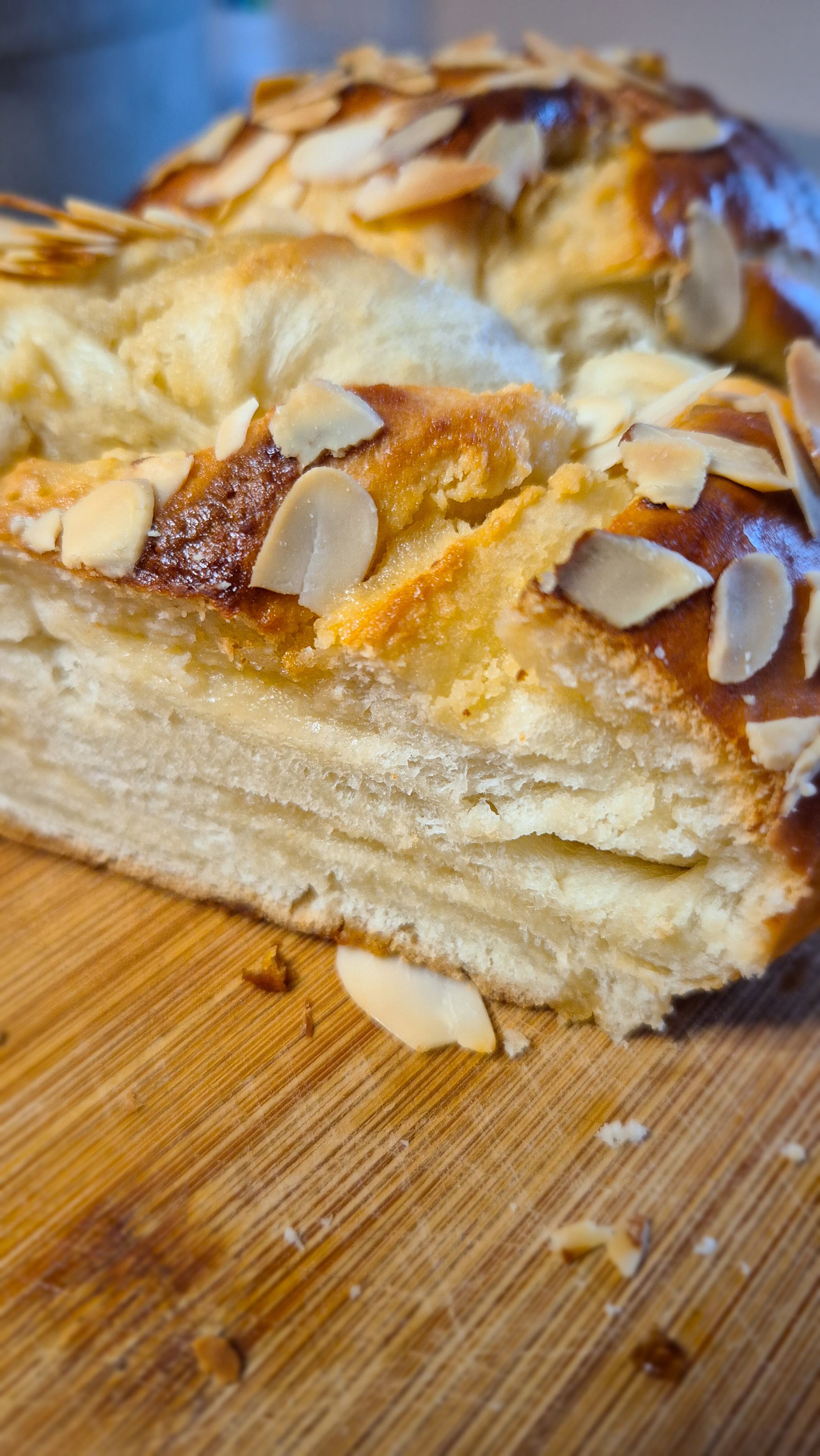 Marzipan Hefezopf – weich, aromatisch & perfekt für die Feiertage - Bild 2