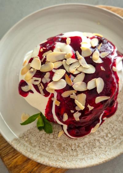 Mandel-Beeren Meringue: Das ultimative „Gönn-dir“-Dessert - Bild 4