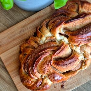 Zimtschnecken-Hefezopf