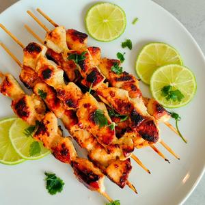 Honig-Limetten-Hähnchenspieße
