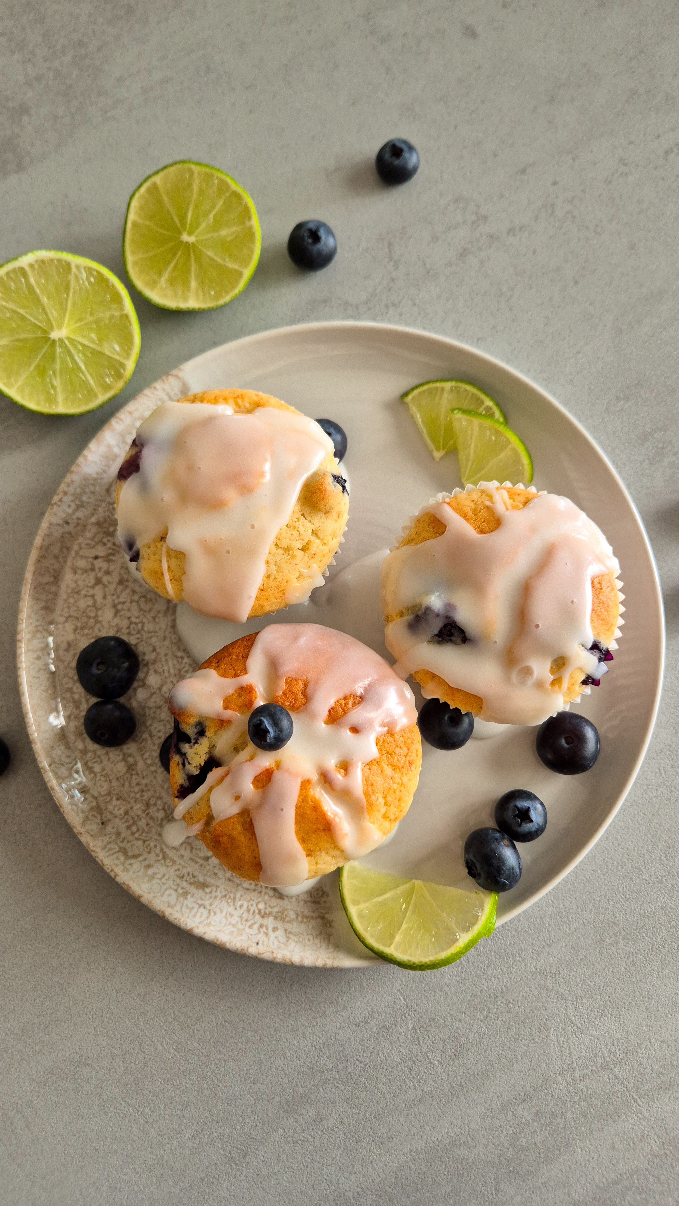 Saftige Zitronen-Heidelbeer-Muffins