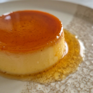 Brasilianischer Pudim de Leite condensado