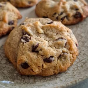 Haselnuss-Zimt Chocolate Chip Cookies