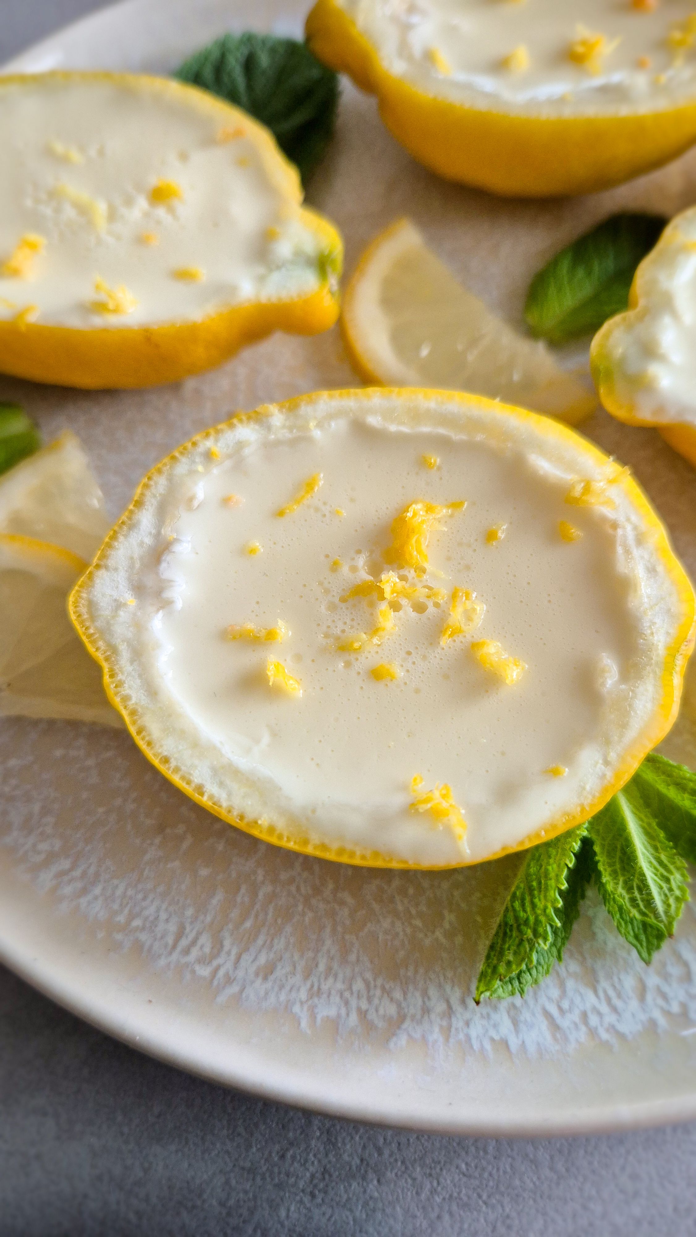 Lemon Posset aus Großbritannien - Zitronencreme aus nur 3 Zutaten ohne backen.