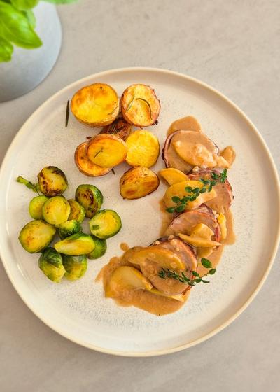 Schweinefilet mit karamellisierten Äpfeln und Zimt-Honig-Sauce - Hauptbild