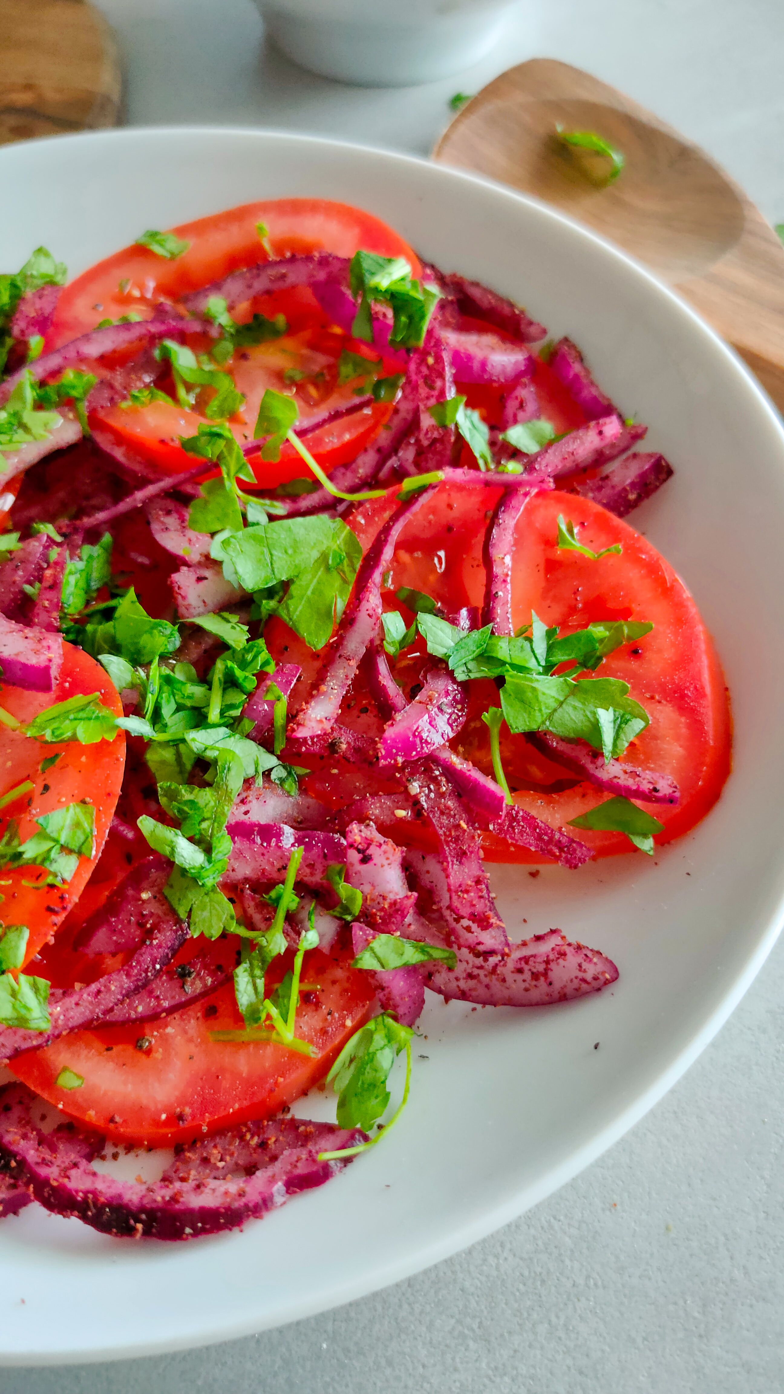 Orientalischer Tomaten-Zwiebelsalat