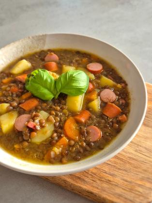 Traditioneller Linseneintopf