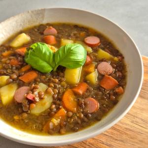 Traditioneller Linseneintopf