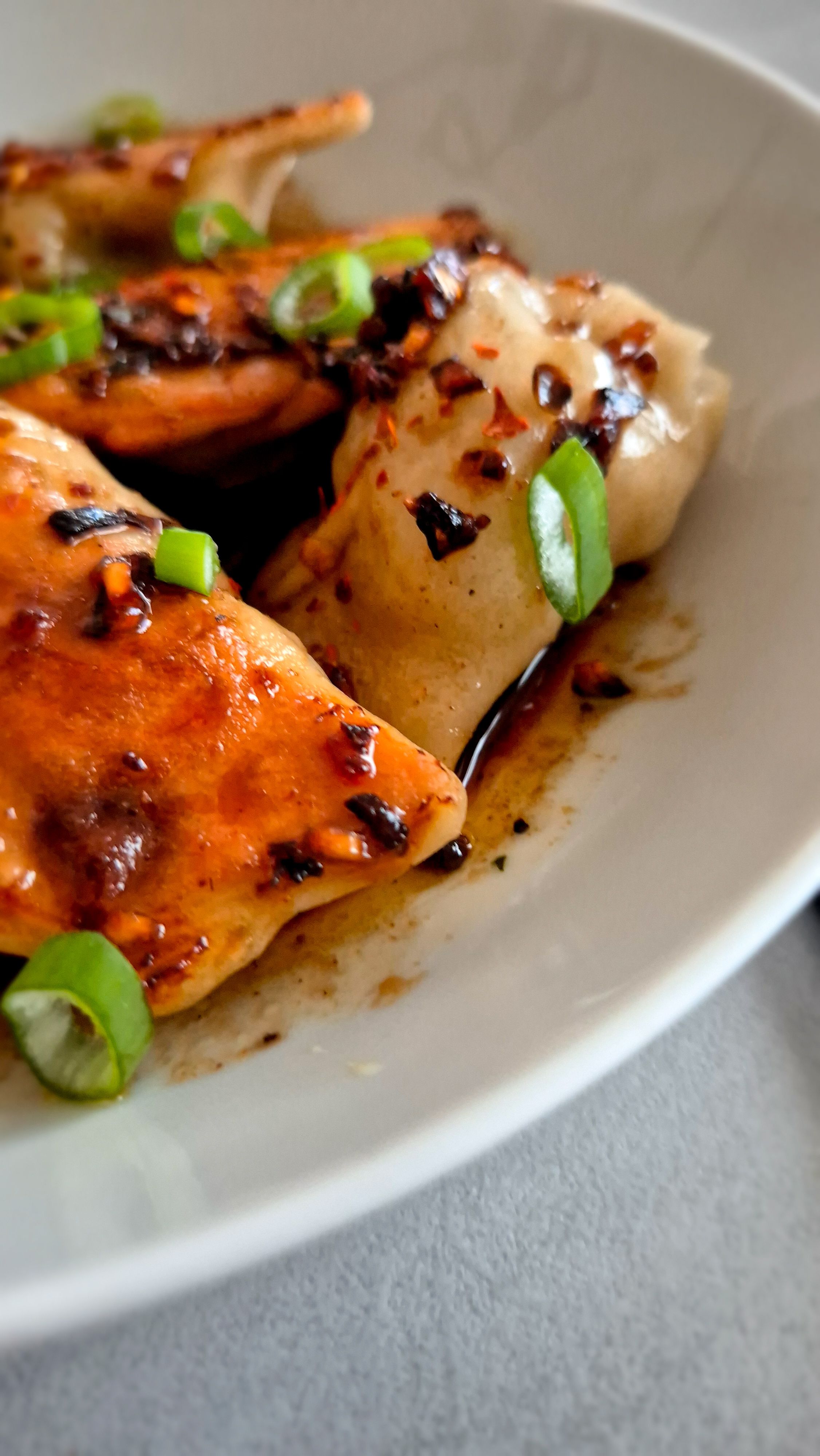 Gyoza in scharfer Chili Öl Sauce - Thumbnail 2