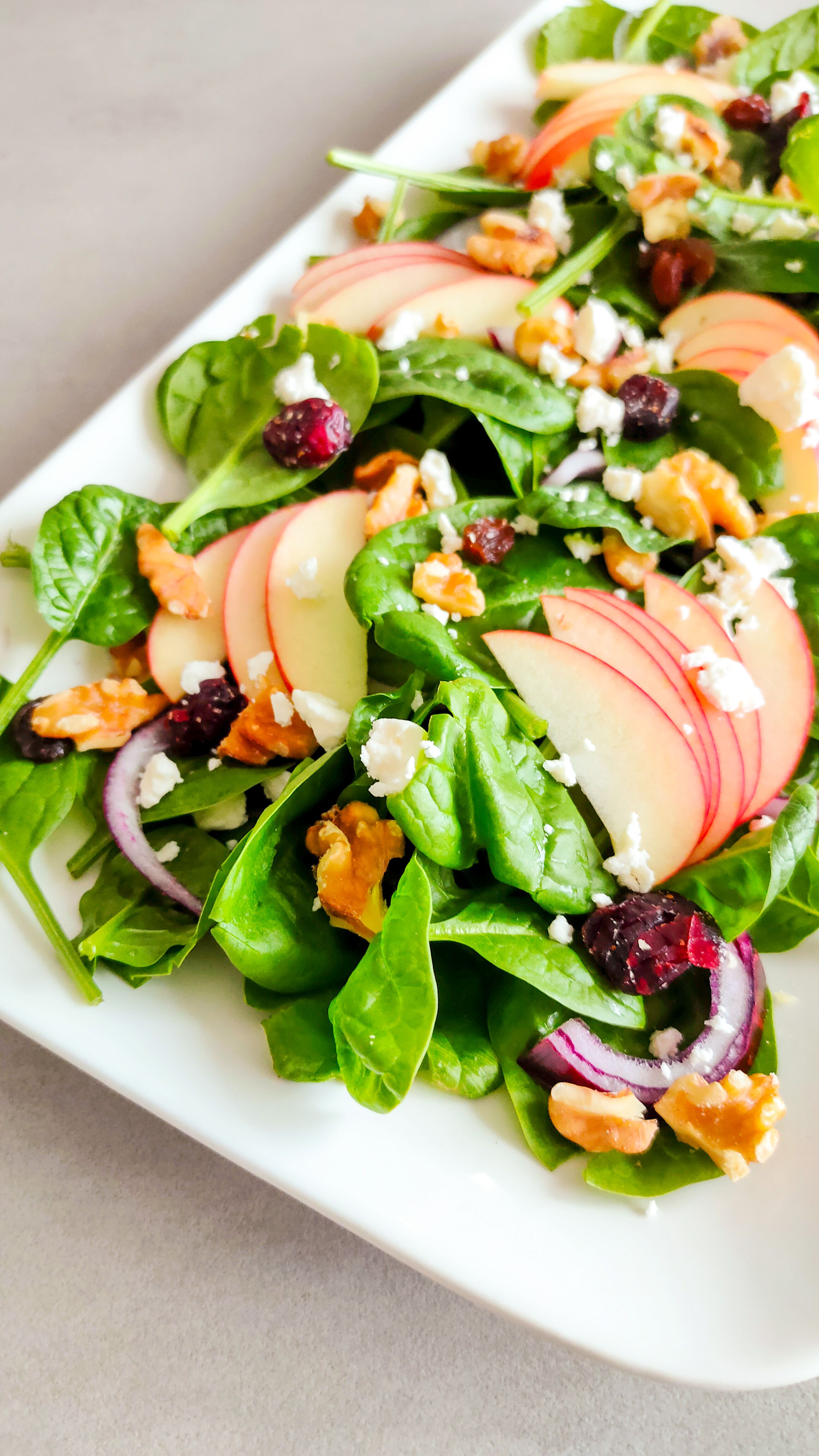 Apfel-Babyspinat-Salat: Der Salat für alle, die eigentlich keinen Salat mögen