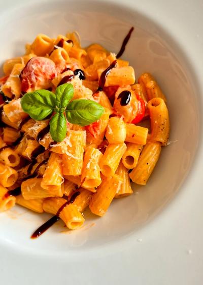 15 Minuten Tomaten-Mozzarella-Pasta - Bild 3