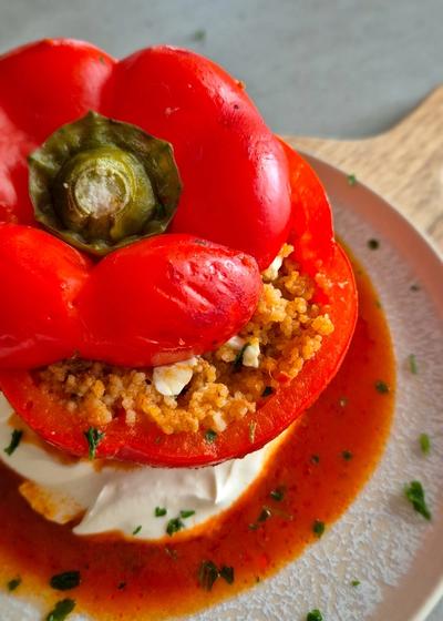 Gefüllte Paprika mal anders: Orientalischer Genuss mit Couscous & Feta - Bild 2