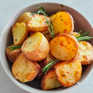 Rosmarinkartoffeln aus dem Ofen