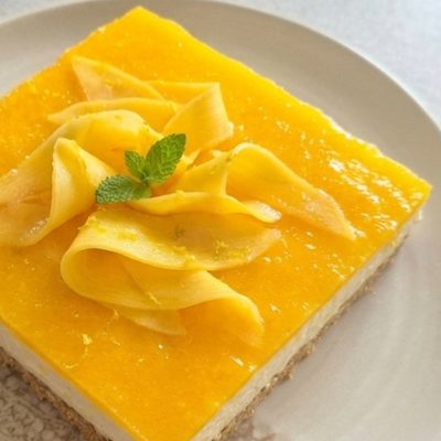 Sommerliche No Bake Mango-Schnitten