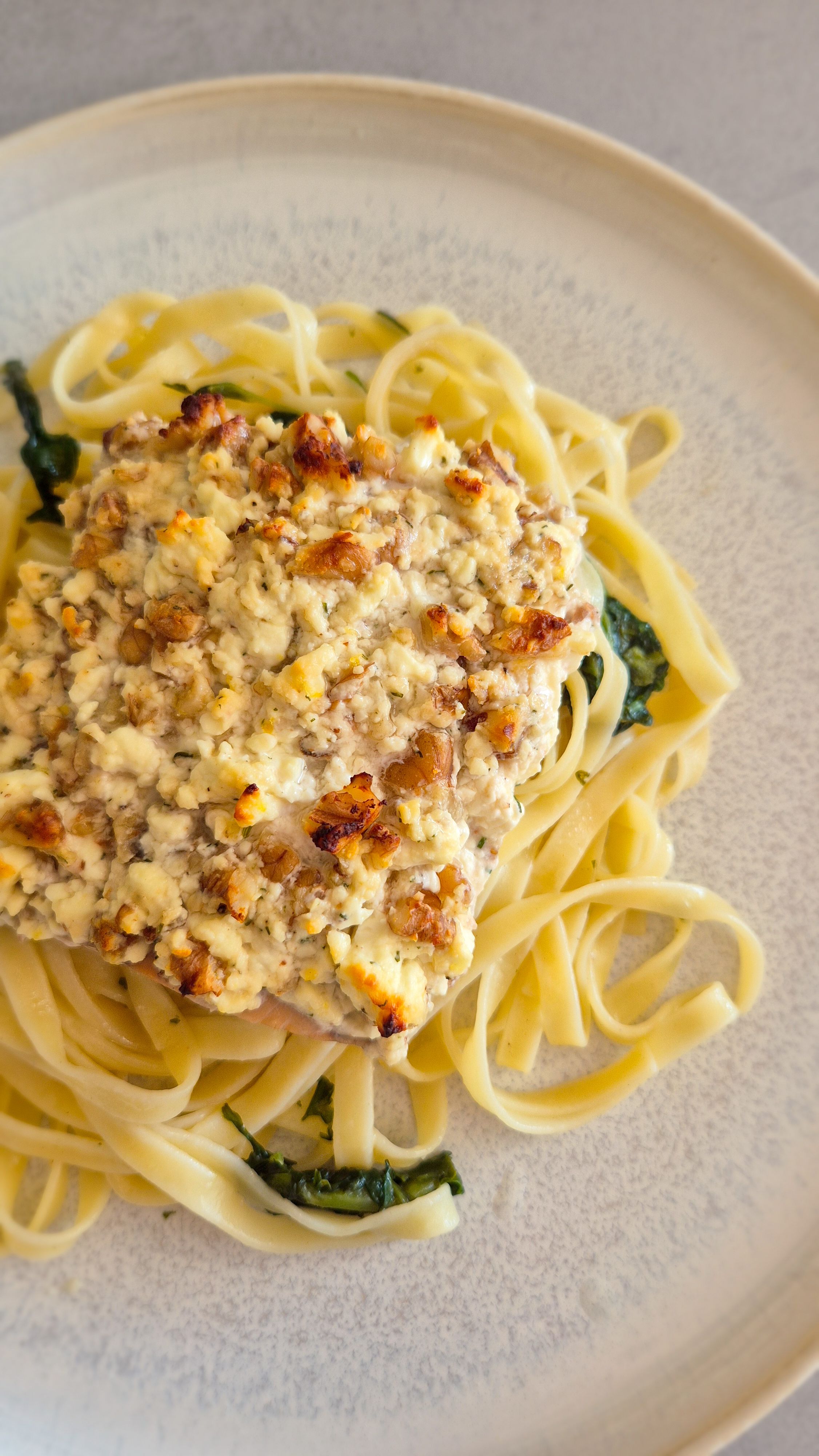 Ofenlachs mit Nuss-Feta-Kruste - Thumbnail 3