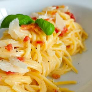 Die seidigste Spaghetti Carbonara deines Lebens – Mit einem kleinen Geheimnis