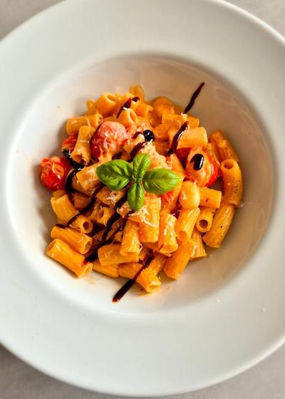 15 Minuten Tomaten-Mozzarella-Pasta - Hauptbild