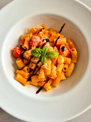 15 Minuten Tomaten-Mozzarella-Pasta