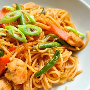 Philippinisches Pancit Bihon