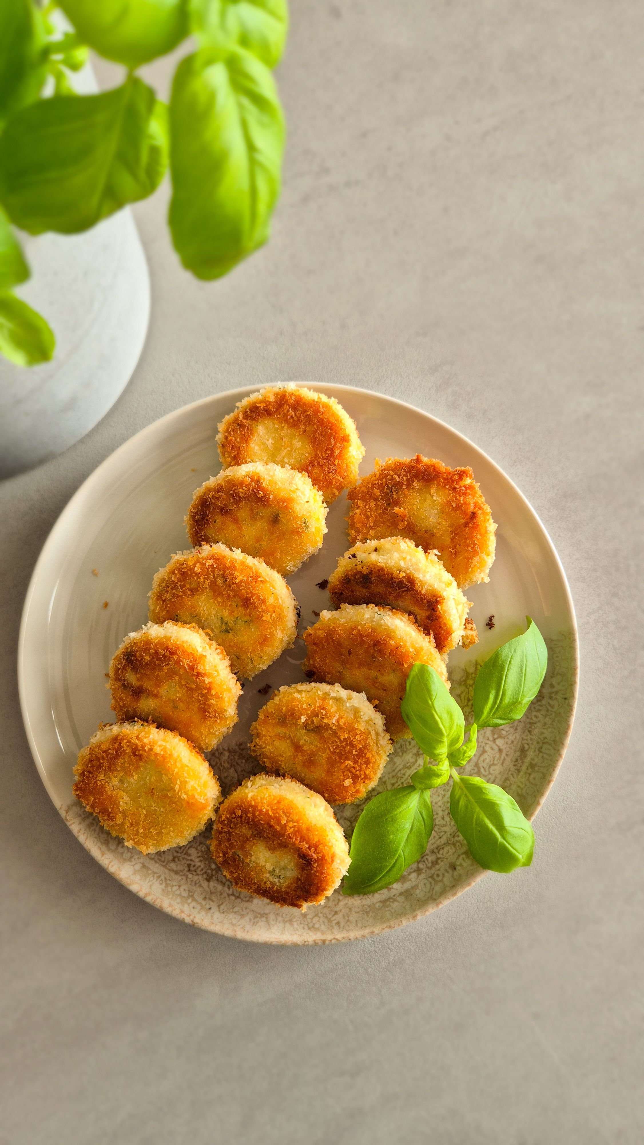 Knusprige Frischkäse-Taler