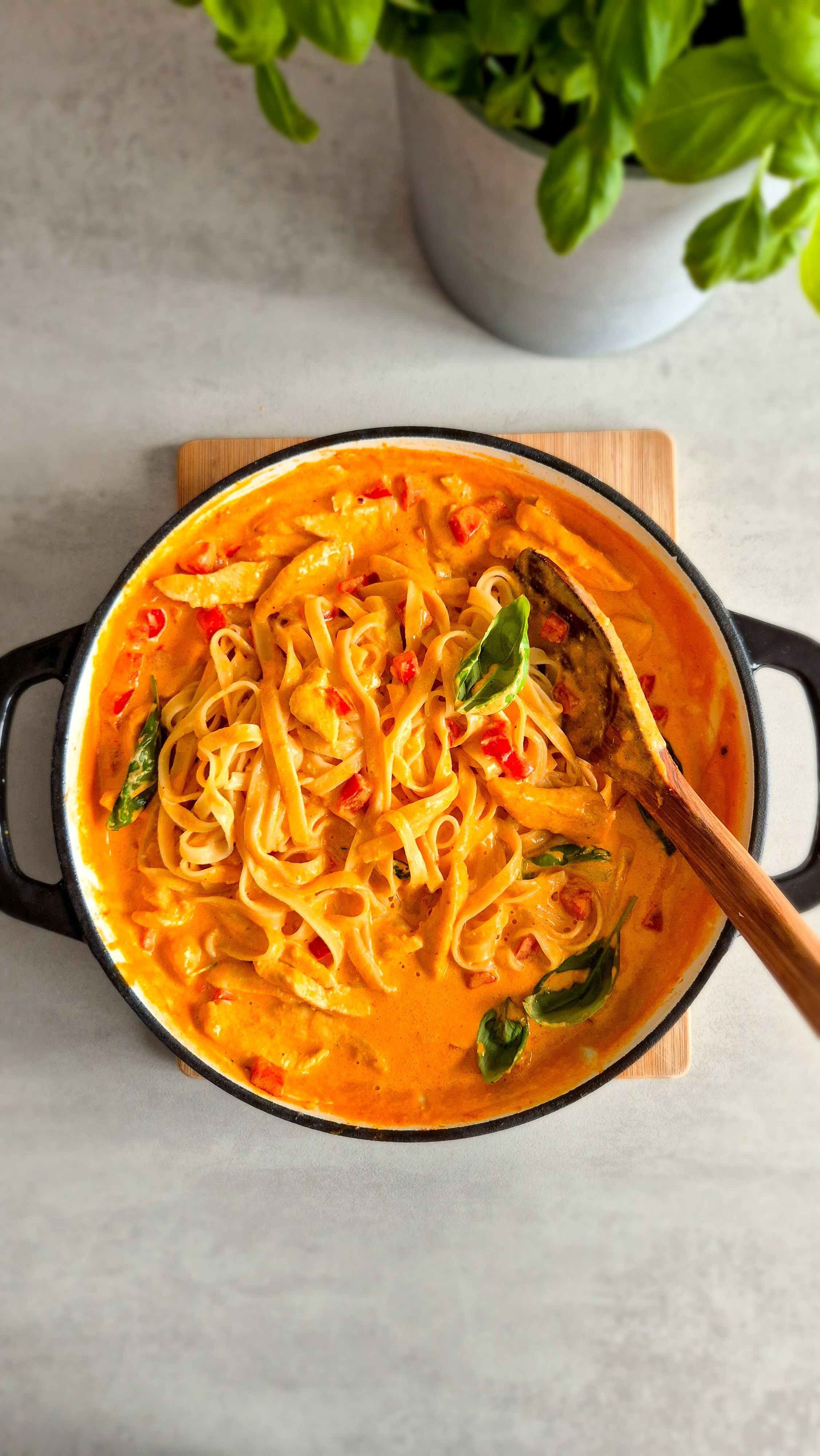 Paprika-Sahne-Sauce mit Parmesan