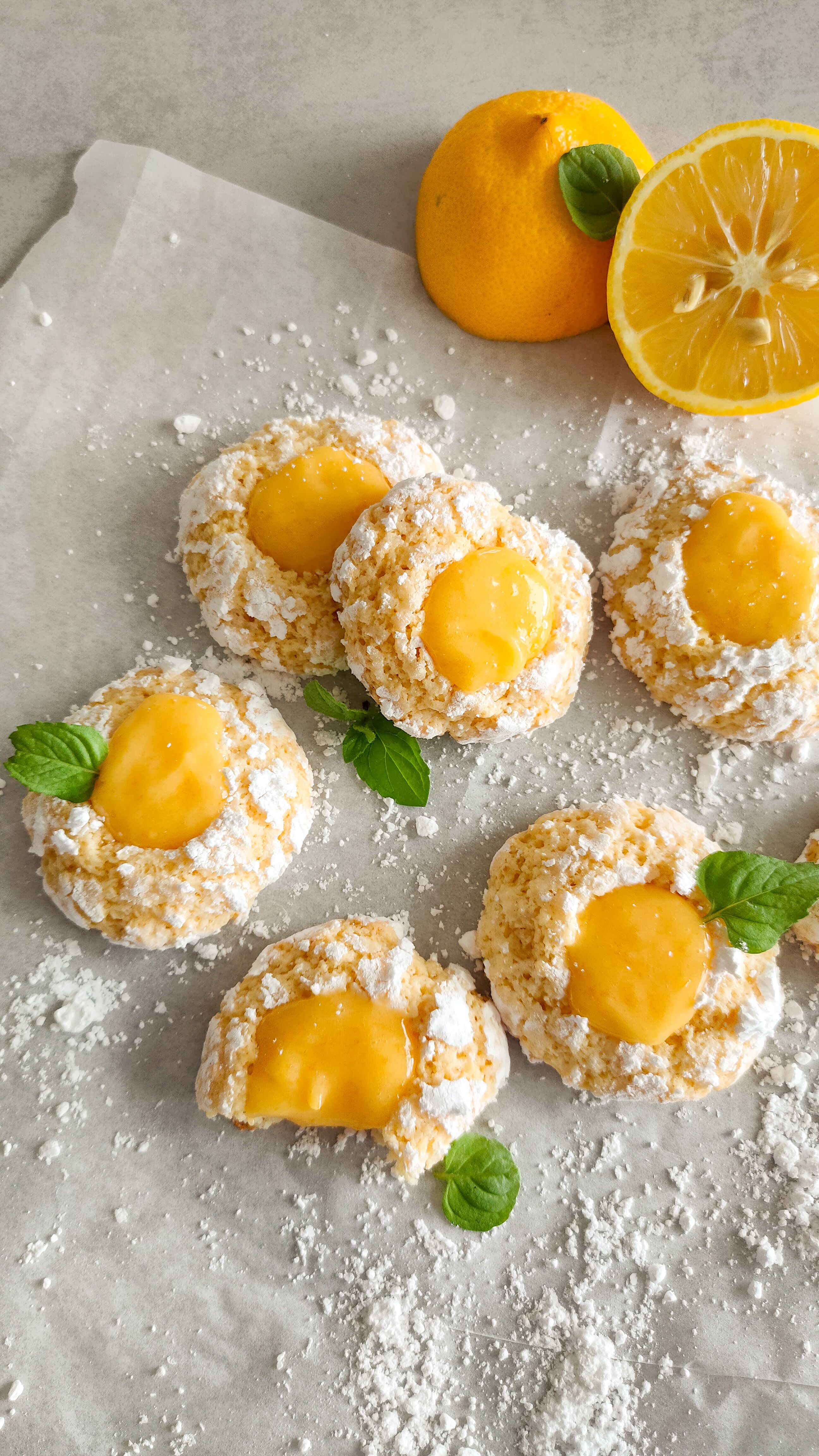 Lemon Curd Crinkle Cookies: Pures Sonnenglück zum Naschen!