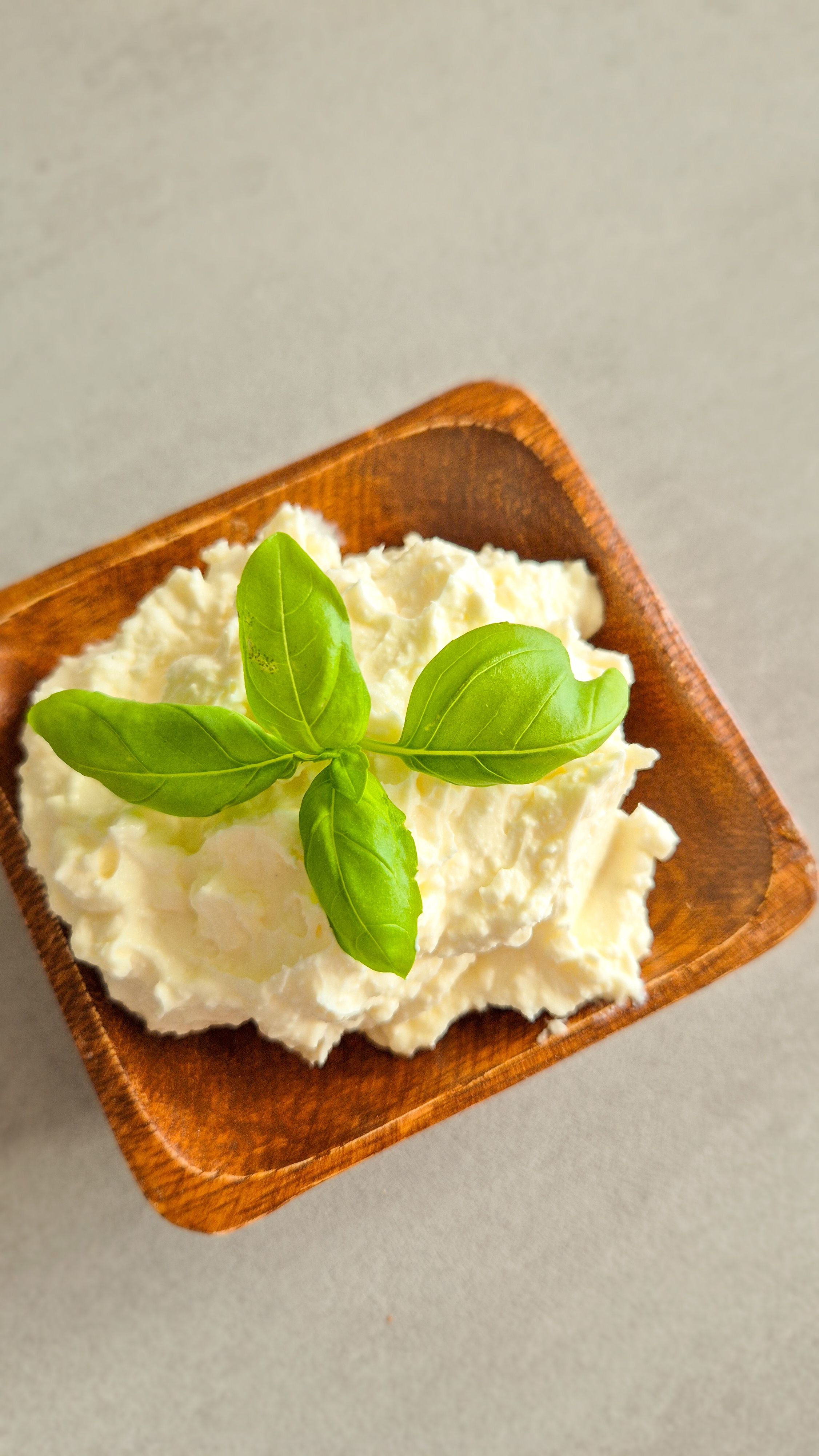 Cremiger Knoblauch-Feta-Aufstrich - Thumbnail 2