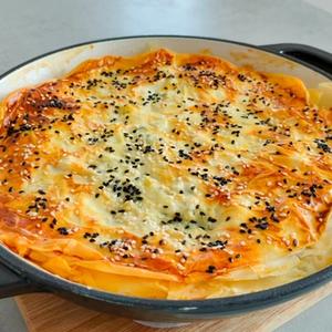 Börek mit Hackfleisch- und Käsefüllung