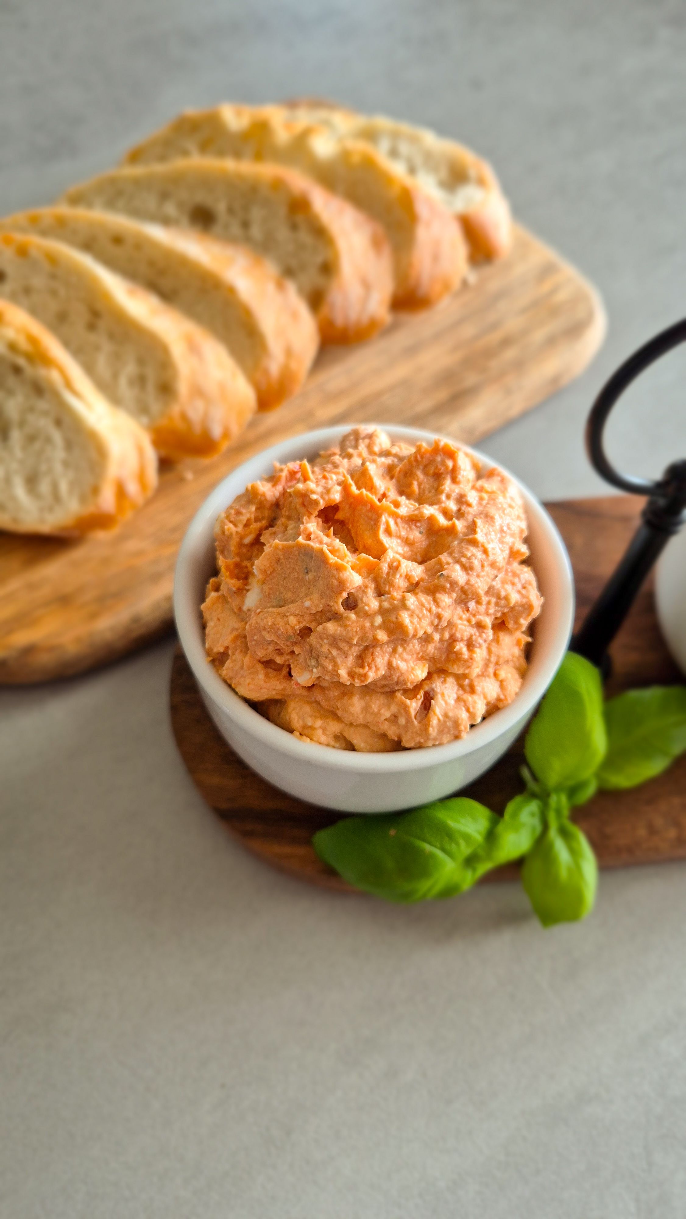 Mediterraner Tomaten-Feta-Dip