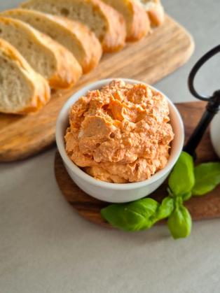 Mediterraner Tomaten-Feta-Dip