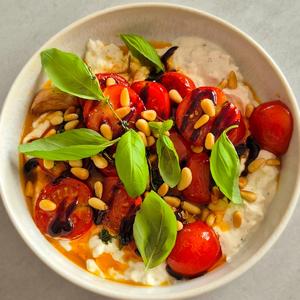 Cremiger Burrata-Dip mit geschmorten Honig-Tomaten