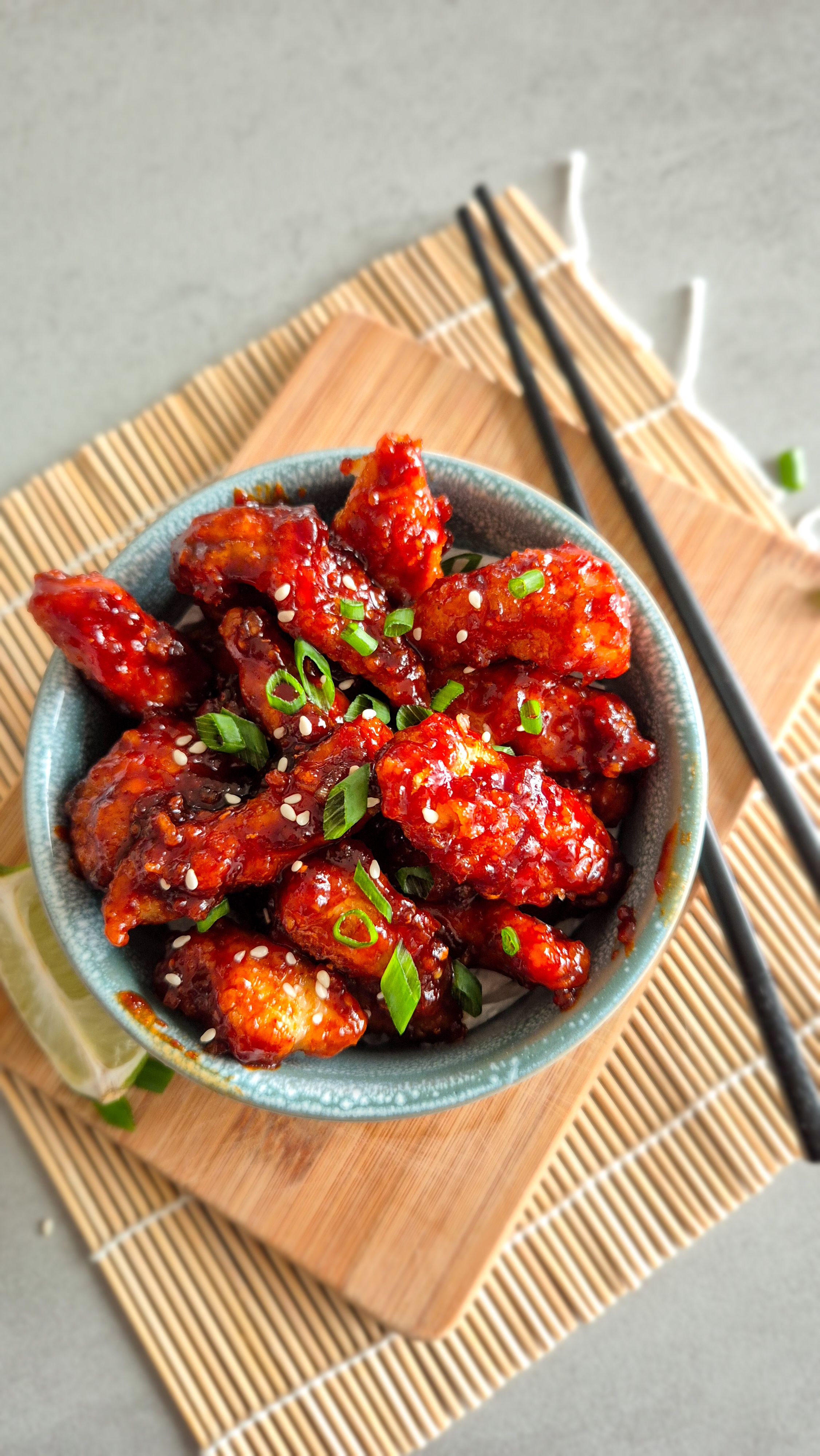 Dakgangjeong: Original Korean Fried Chicken – Knuspriges Hähnchen in süß-scharfer Glasur
