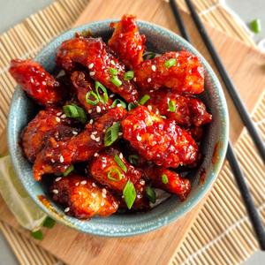 Dakgangjeong: Original Korean Fried Chicken – Knuspriges Hähnchen in süß-scharfer Glasur
