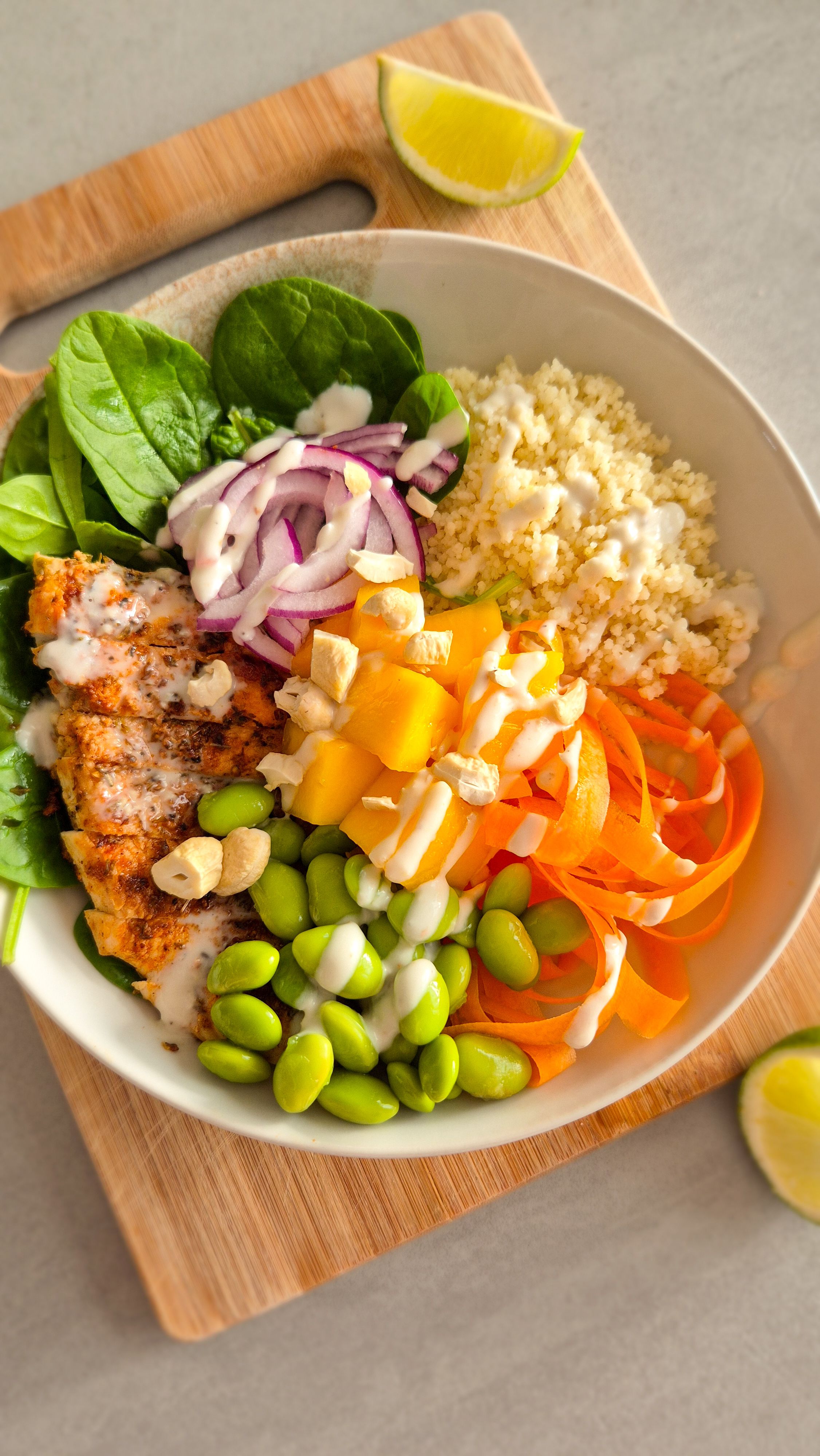 Tropische Mango-Chicken-Bowl mit Kokos-Limetten-Dressing - Thumbnail 3