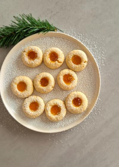Marzipan-Aprikosen-Plätzchen – Zarte Weihnachtsplätzchen mit Marzipan & Marmelade