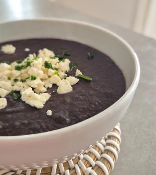 Cremiges Bohnenmus: Das beste Rezept für Refried Beans aus der Dose