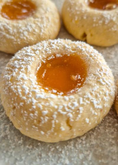 Marzipan-Aprikosen-Plätzchen – Zarte Weihnachtsplätzchen mit Marzipan & Marmelade