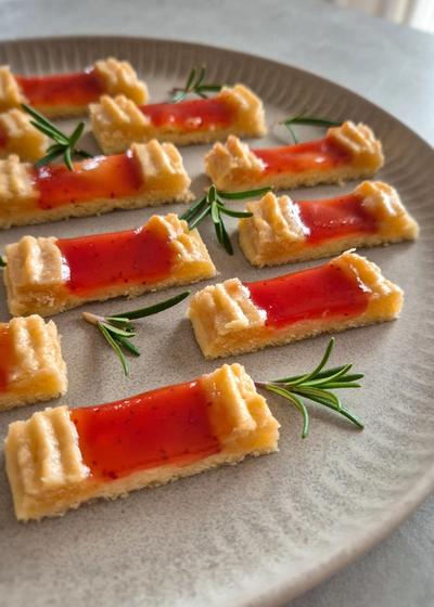 Eisenbahner Plätzchen – zarte Marzipanplätzchen mit fruchtiger Marmelade - Hauptbild