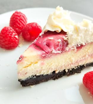 White Chocolate Raspberry Cheesecake | Himbeer-Cheesecake