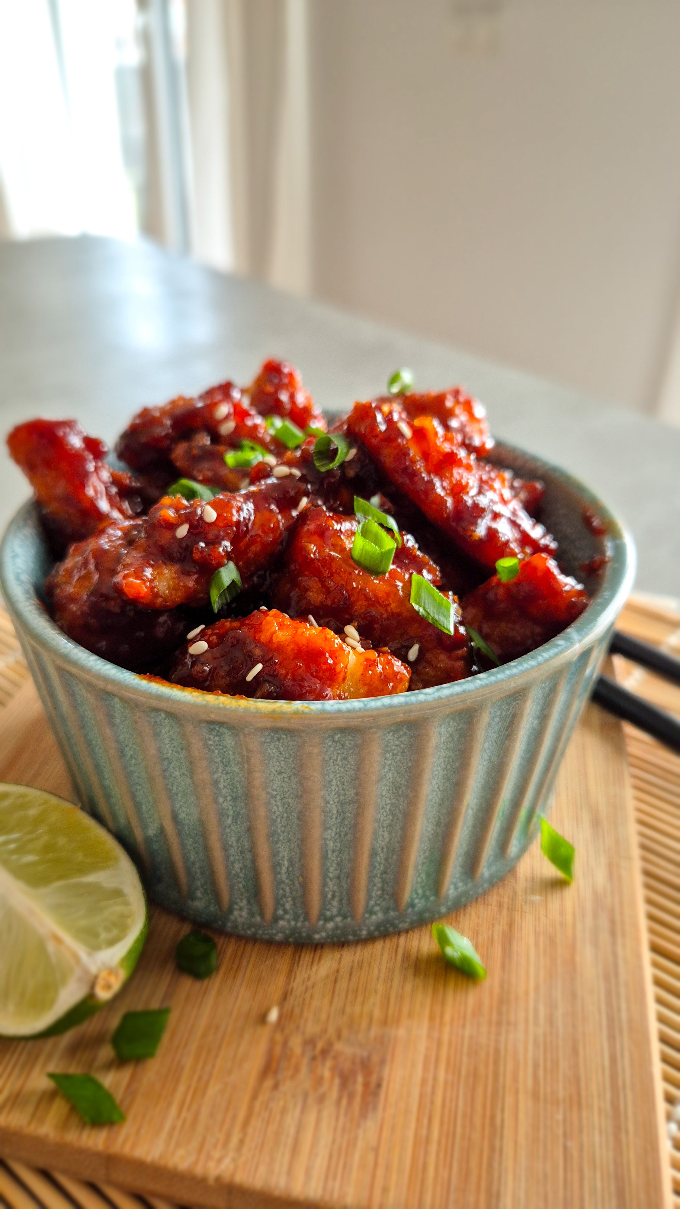 Dakgangjeong: Original Korean Fried Chicken – Knuspriges Hähnchen in süß-scharfer Glasur - Thumbnail 4